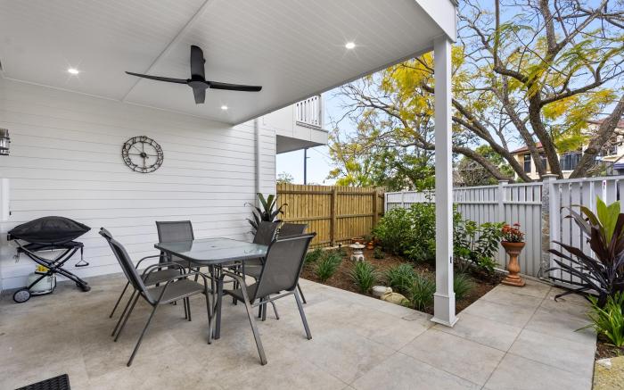 Spacious 3-Bed Clayfield House with Patio and BBQ