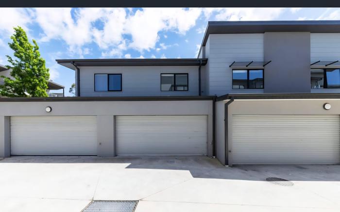 Stylish 2BR Retreat Near UC  Belconnen Mall