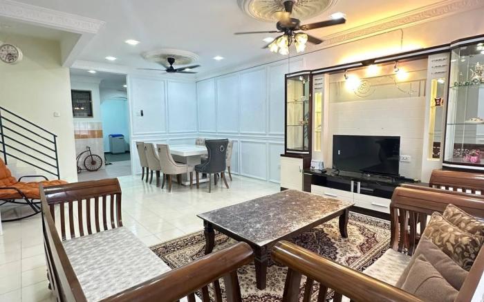 Rumah Eve Taman Banting Baru