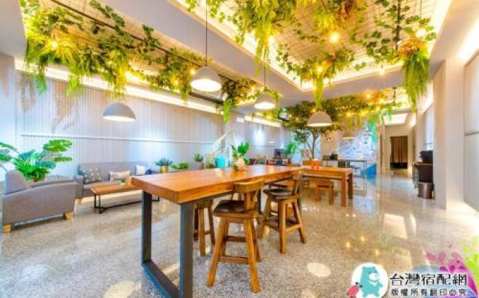 文旅小自由電梯民宿附停車場