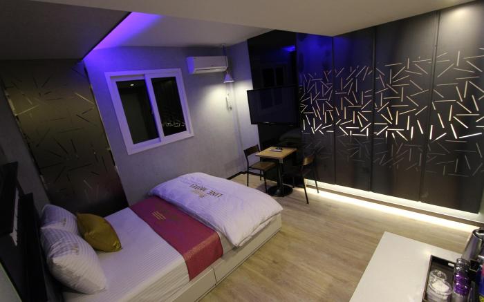 Line Motel