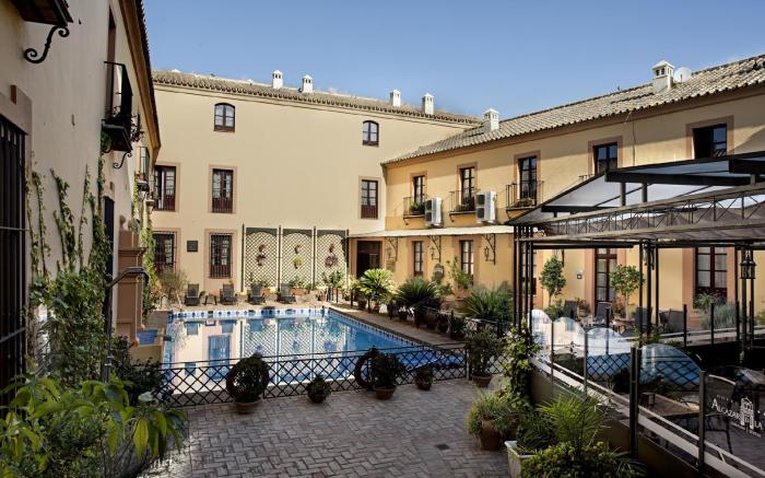 Alcazar De La Reina Hotel