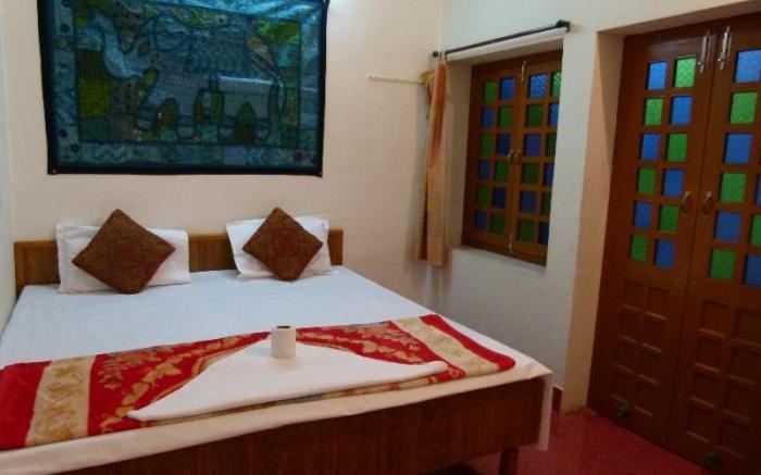 Gajanand Guest House