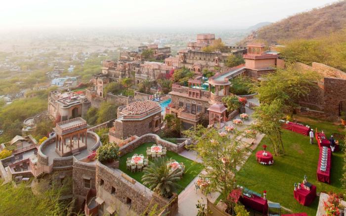 Neemrana Fort-Palace