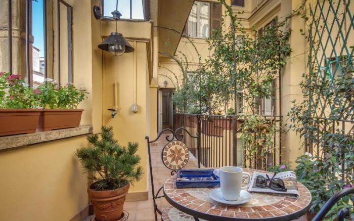 Tritone Top House