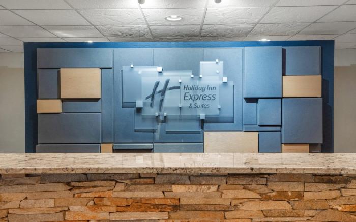 Holiday Inn Express & Suites Hayward By IHG