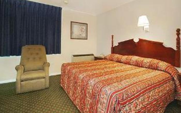 Mid Towne Inn & Suites
