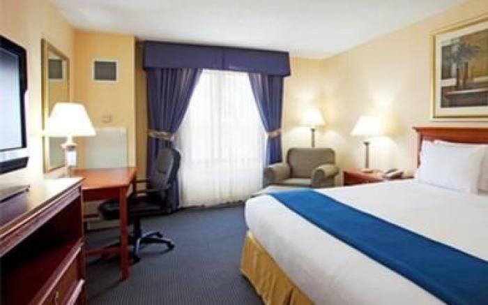 Holiday Inn Express & Suites Buffalo Airport By IHG