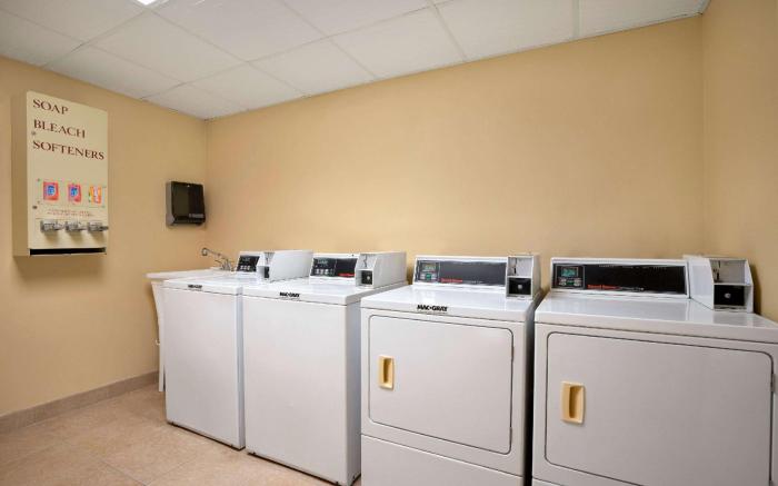 Days Inn by Wyndham Jacksonville Airport