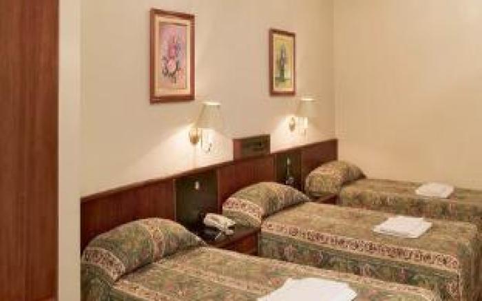 Lira Hotel