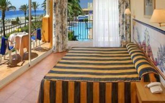 Mediterraneo Bay Hotel & Resort