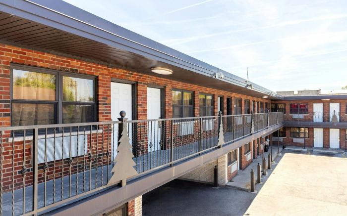 Admiral Motel By OYO Chicago I-94