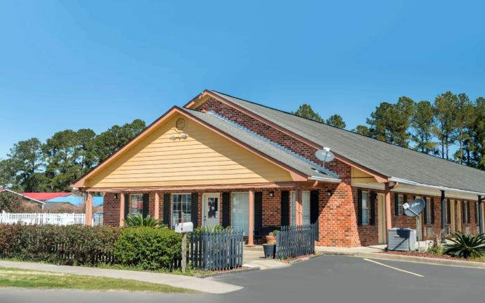 Travelodge by Wyndham Santee