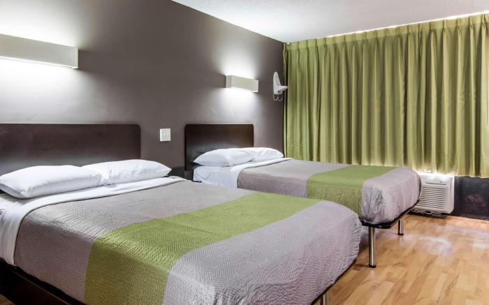 Studio6 Lagrange, GA