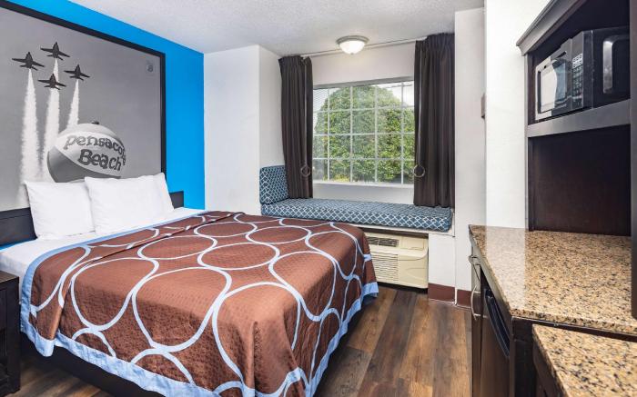 Super 8 by Wyndham Pensacola
