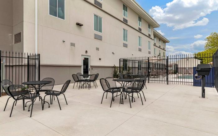 MainStay Suites Lancaster Dallas South