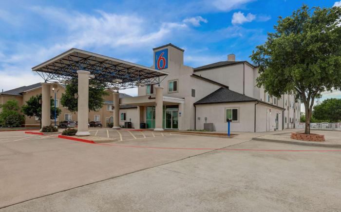 Motel 6 Weatherford, TX