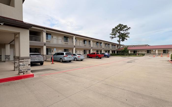Americas Best Value Inn & Suites Houston Veterans Memorial
