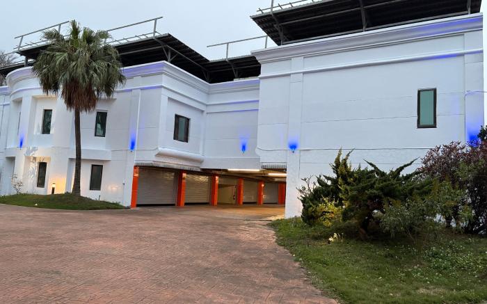 遊桐花汽車旅館