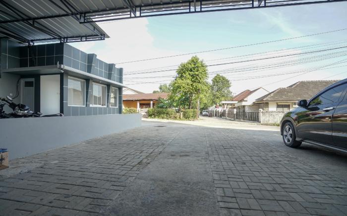 OYO 945 Mega Kost 2