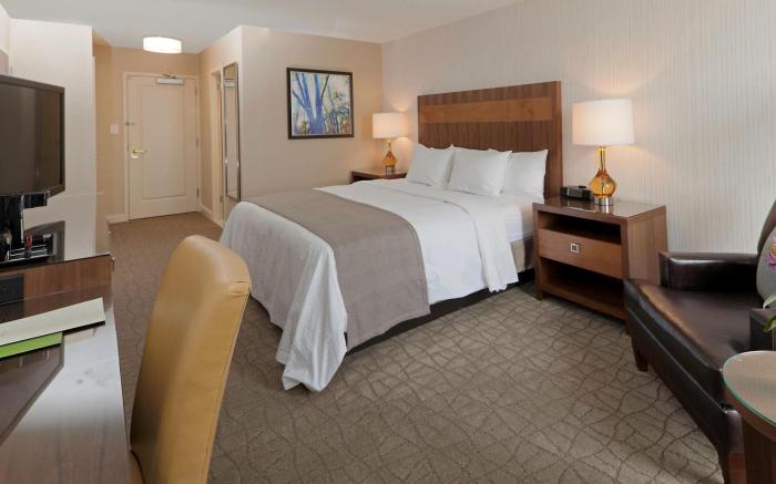 DoubleTree by Hilton Pittsburgh Green Tree