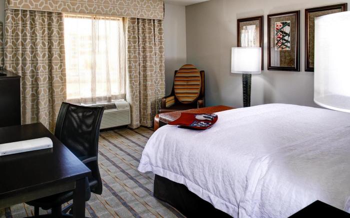 Hampton Inn & Suites Columbus