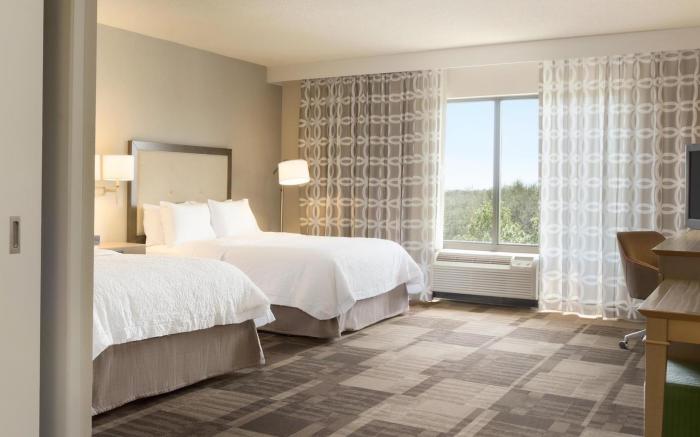 Hampton Inn & Suites Largo