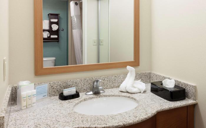 Hampton Inn & Suites St. Louis at Forest Park