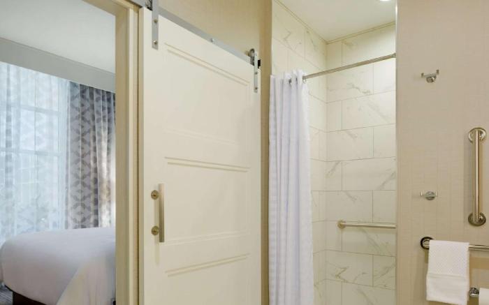 Embassy Suites by Hilton Louisville Downtown