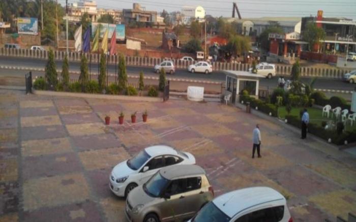 Pearl Hotel & Banquets Ahmedabad
