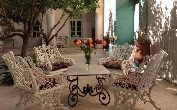 Riad Emberiza Sahari
