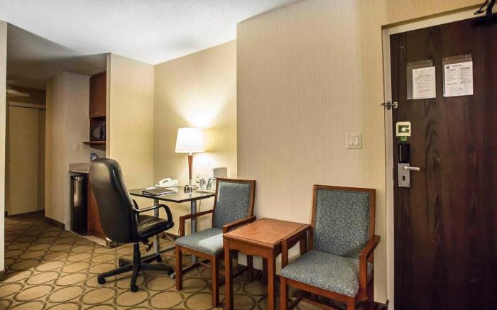 Comfort Inn West