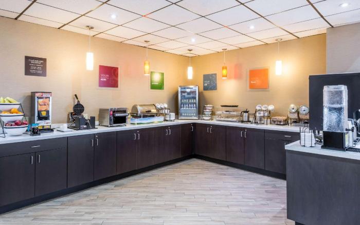 Comfort Inn & Suites