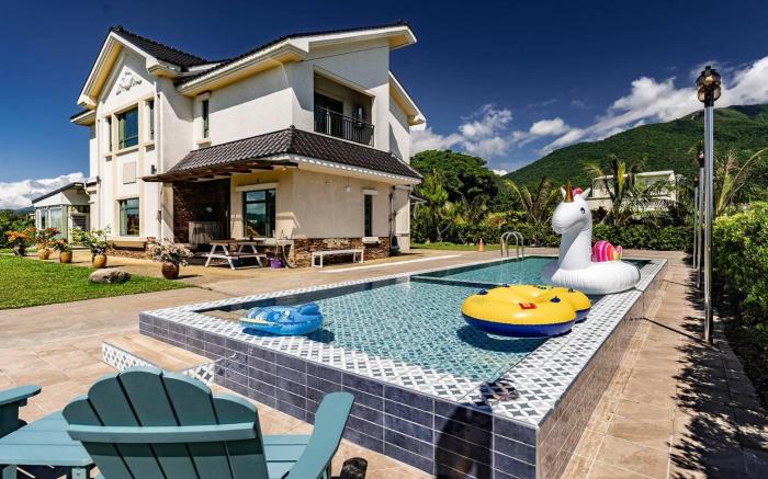 花蓮田野晨境泳池民宿