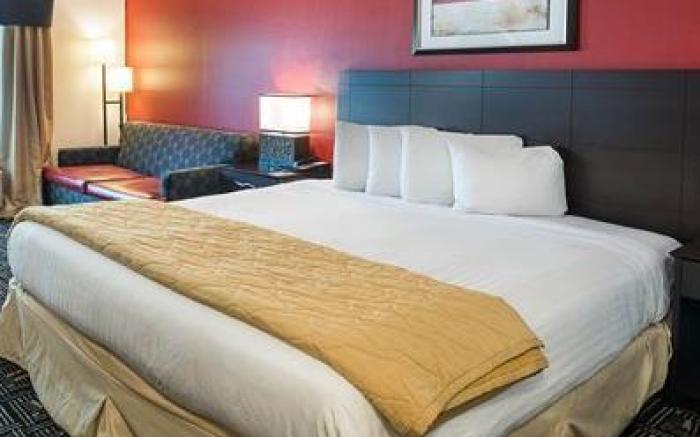 Quality Inn Brooklyn Center