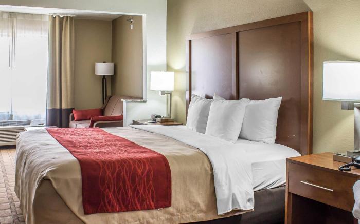 Comfort Inn & Suites Cedar Rapids North - Collins Road