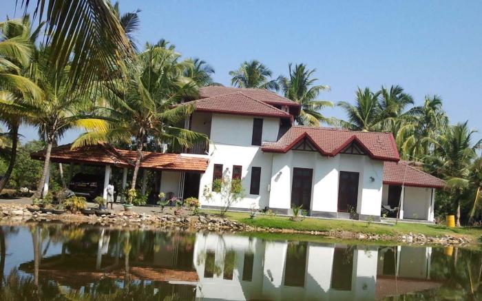 Lagoon Villa