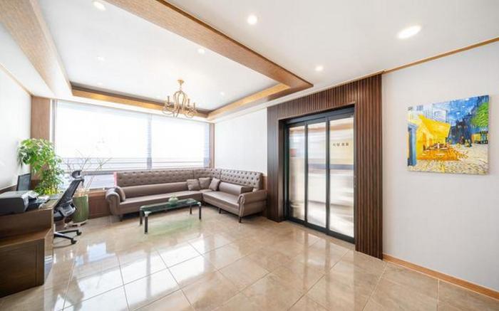 The 7 Business Hotel
