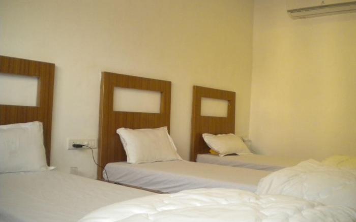 Hotel Midway Residency