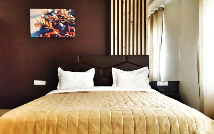 Hotel Aerocity Purple Orchid