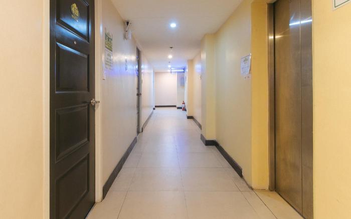 RedDoorz @ Ranchotel Alabang