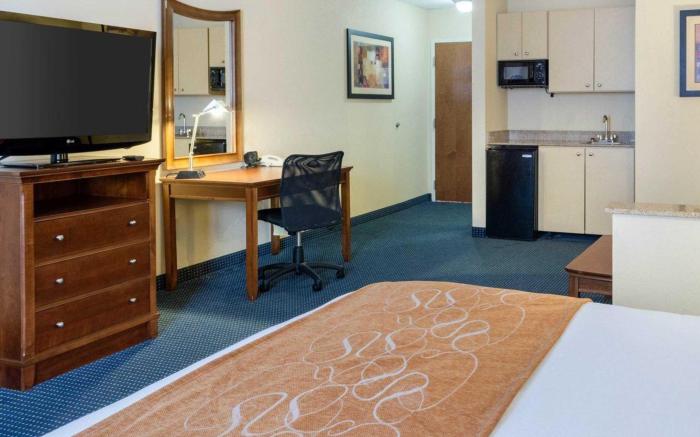 Comfort Suites Newport News Airport
