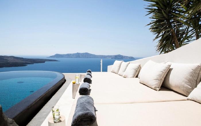 Porto Fira Suites