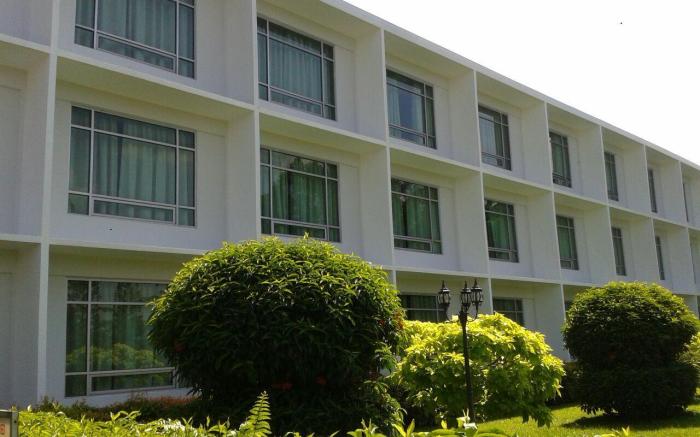 Straits View Hotel 
