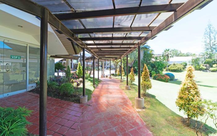 The Ritz Hotel at Garden Oases (Multiple-Use Hotel)