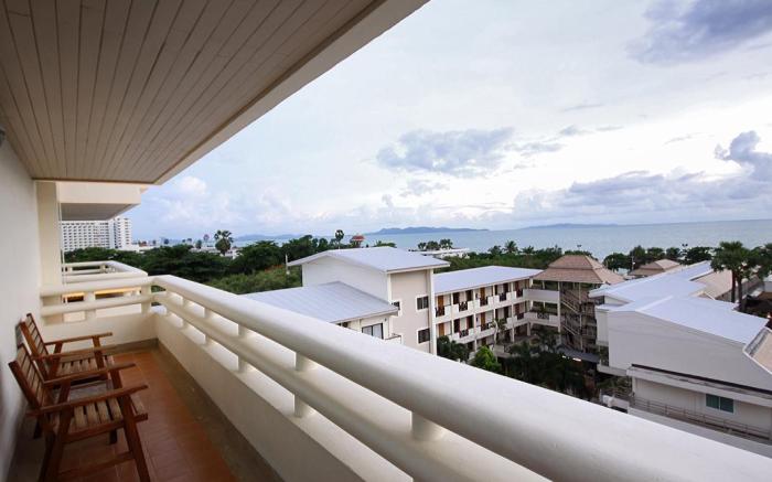 Sea Breeze Jomtien Resort