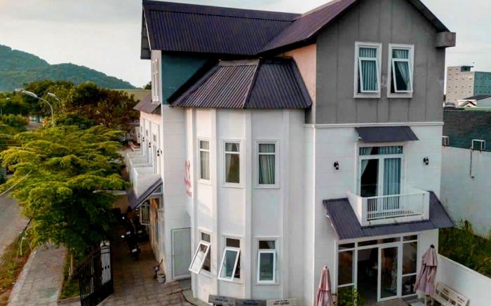 Sele House