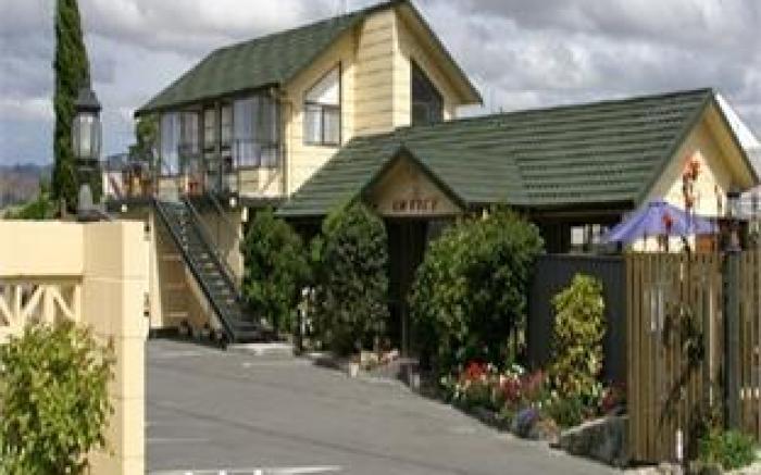 Colonial Motel
