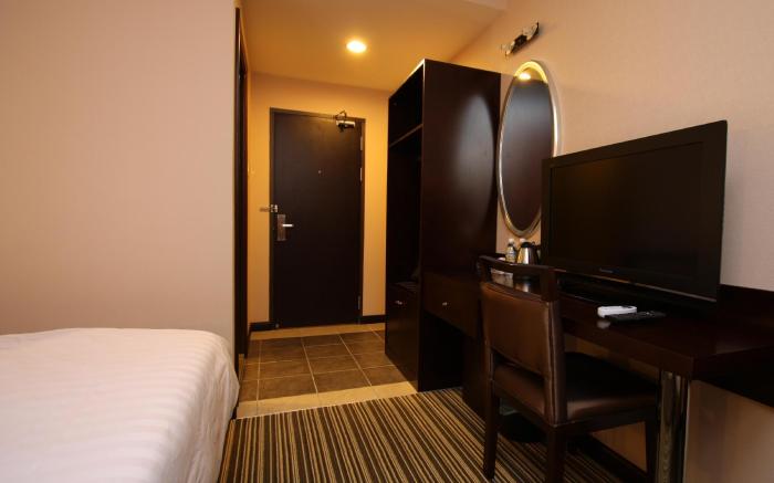 1 City Hotel 