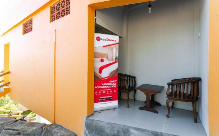 RedDoorz near Parangtritis Beach